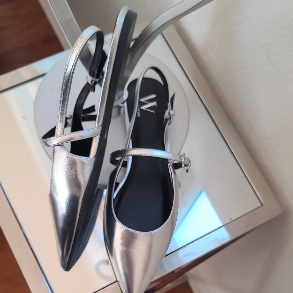 Worthington Metallic Silver Pointed Heels - Picture 2 of 3